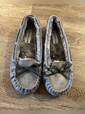 Airwalk Gray Faux-Fur Moccasin Slippers for Women - size 7